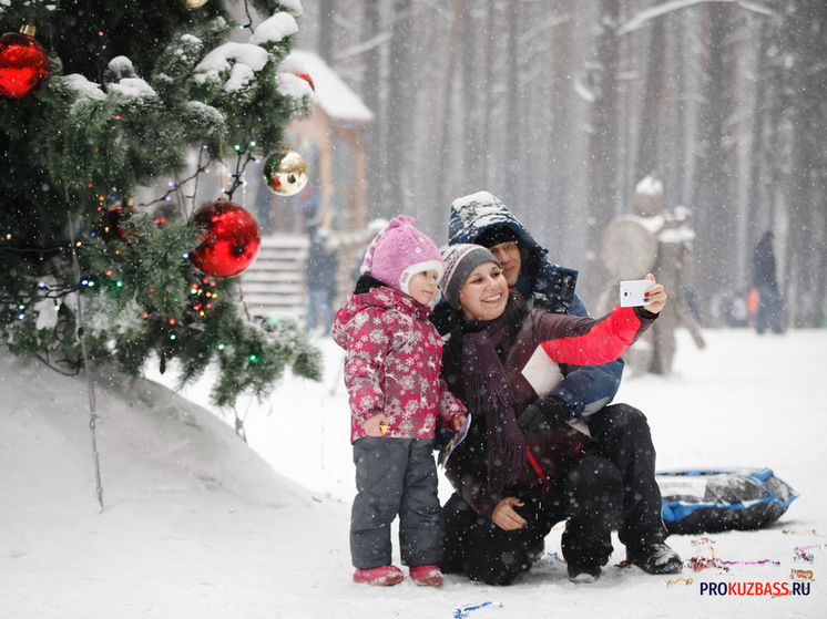 В Кузбассе запустили бесплатный прокат колясок и кроваток для семей