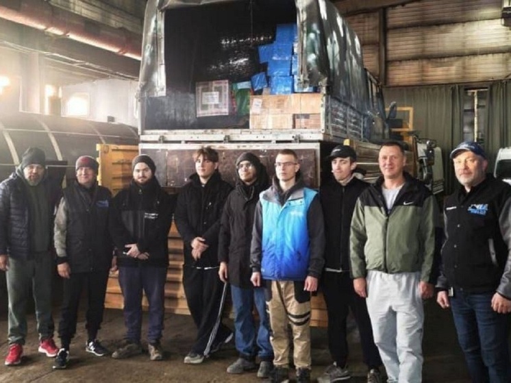 Смартфон, одежду и гантели подарили ямальцы серьезно пострадавшему в ДТП парню из ДНР