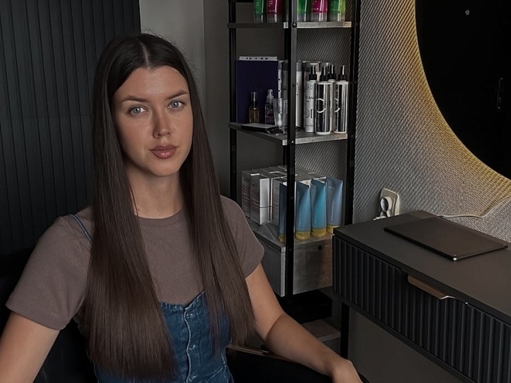 Жительница Каргополя Любовь Опушнева с помощью социального контракта открыла студию реконструкции волос