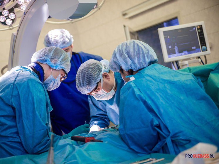 Кемеровские хирурги поделились эксклюзивным видео с операции с жителями города