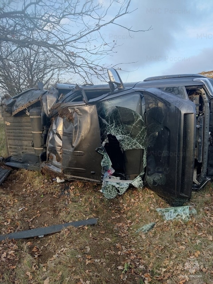 На трассе в Херсонской области перевернулся автомобиль