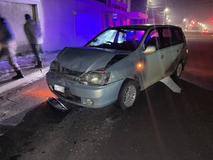 В Горно-Алтайске пьяный водитель иномарки врезался в стоящий на «аварийке» автомобиль