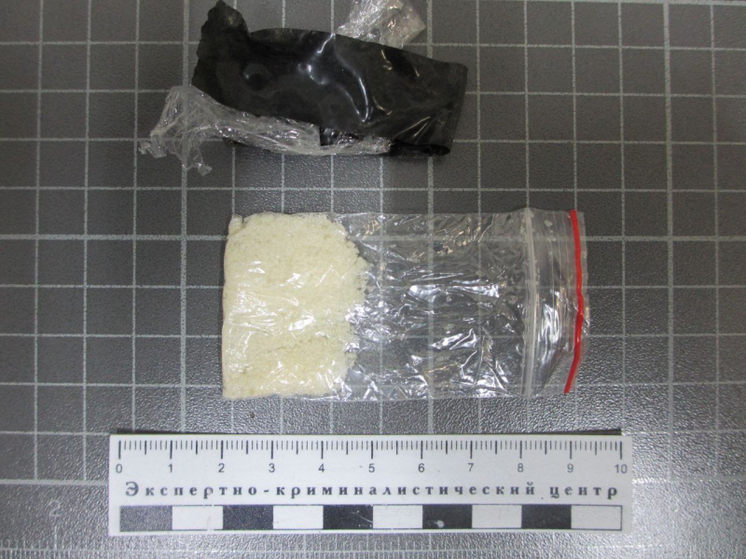 В Кольском районе поймали двух мужчин за покупку синтетических наркотиков в интернете