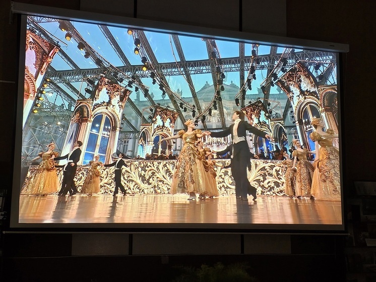 Сибиряки больше суток смотрели «Классику на Дворцовой» на большом экране