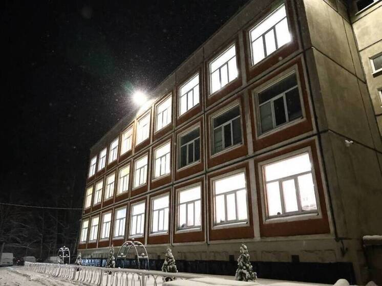 Правительство области контролирует ход капитального ремонта средней школы в Кадуе