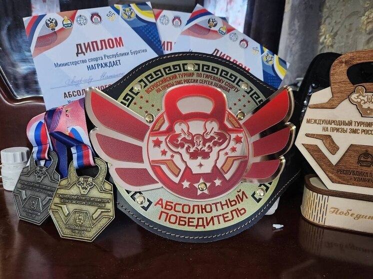 Сотрудница забайкальской полиции стала абсолютной чемпионкой по гиревому спорту