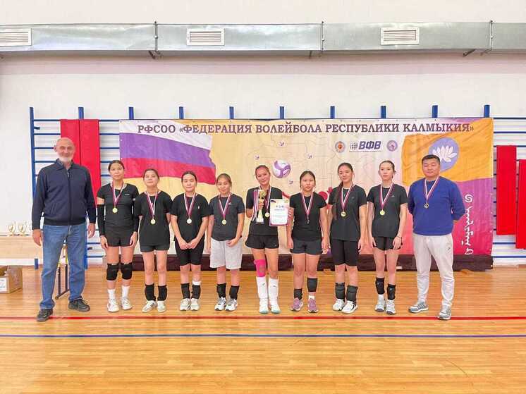 В Калмыкии подвели итоги муниципального этапа кубка школьной волейбольной лиги