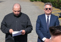 Секретарь Совета национальной безопасности и обороны (СНБО) Украины Рустем Умеров, оказавшись в эпицентре громкого коррупционного скандала, нашел убежище в США