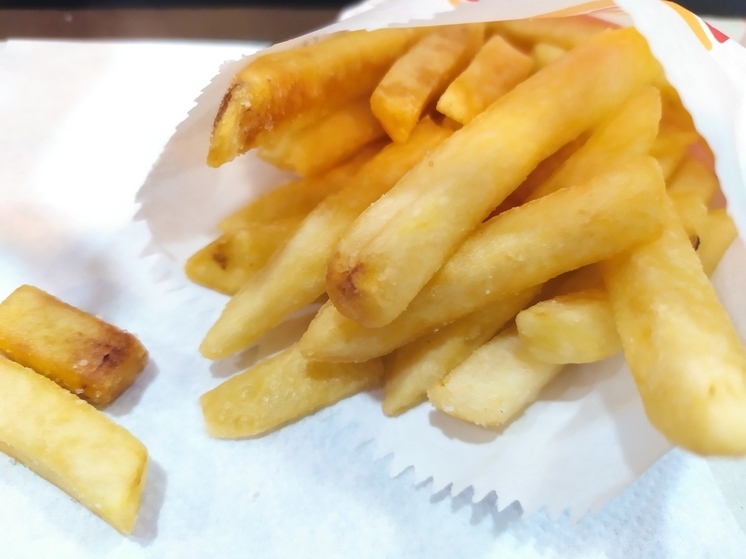 Школьник в Череповце получил ожоги при попытке приготовить картофель фри