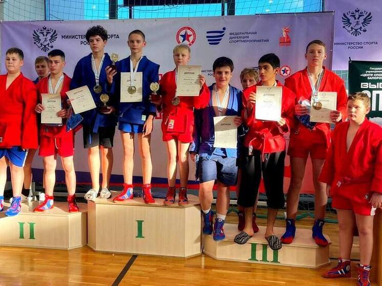 Генические самбисты завоевали 10 медалей на Всероссийском дне самбо в Мелитополе