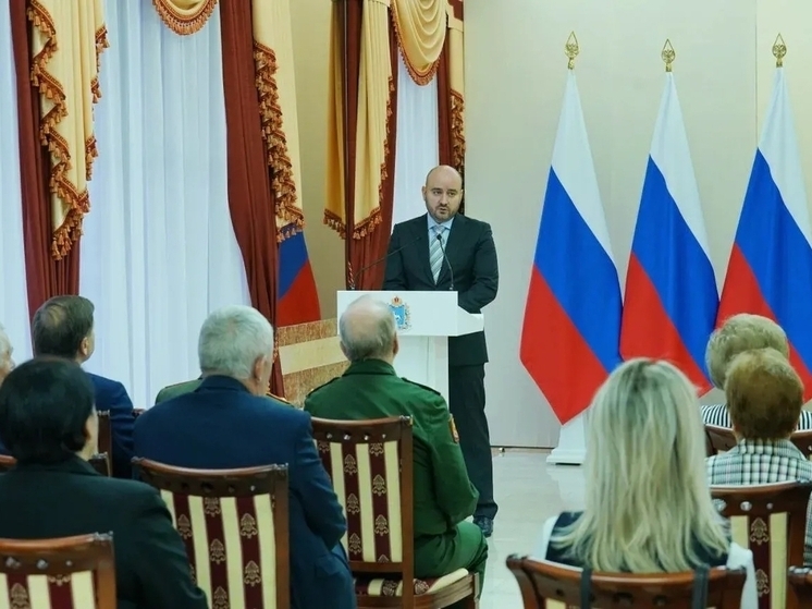 В Самаре губернатор Федорищев вручил государственные награды жителям региона