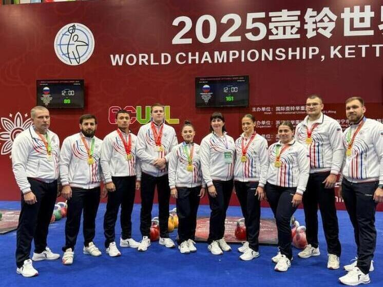 Калужские гиревики установили рекорды и взяли золото в Китае