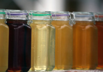 За сладким вкусом меда может скрываться криминальная подделка, превращающая полезный продукт в угрозу для здоровья