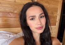 Известная российская фигуристка Алина Загитова приоткрыла завесу над личной жизнью. Олимпийская чемпионка показала шикарные букеты, посланные ее избранником.