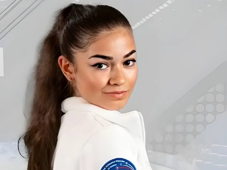 18-летняя российская фигуристка-одиночница Аделия Петросян приняла участие в новой фотосессии. Двукратная чемпионка России привела в восторг пользователей соцсетей.