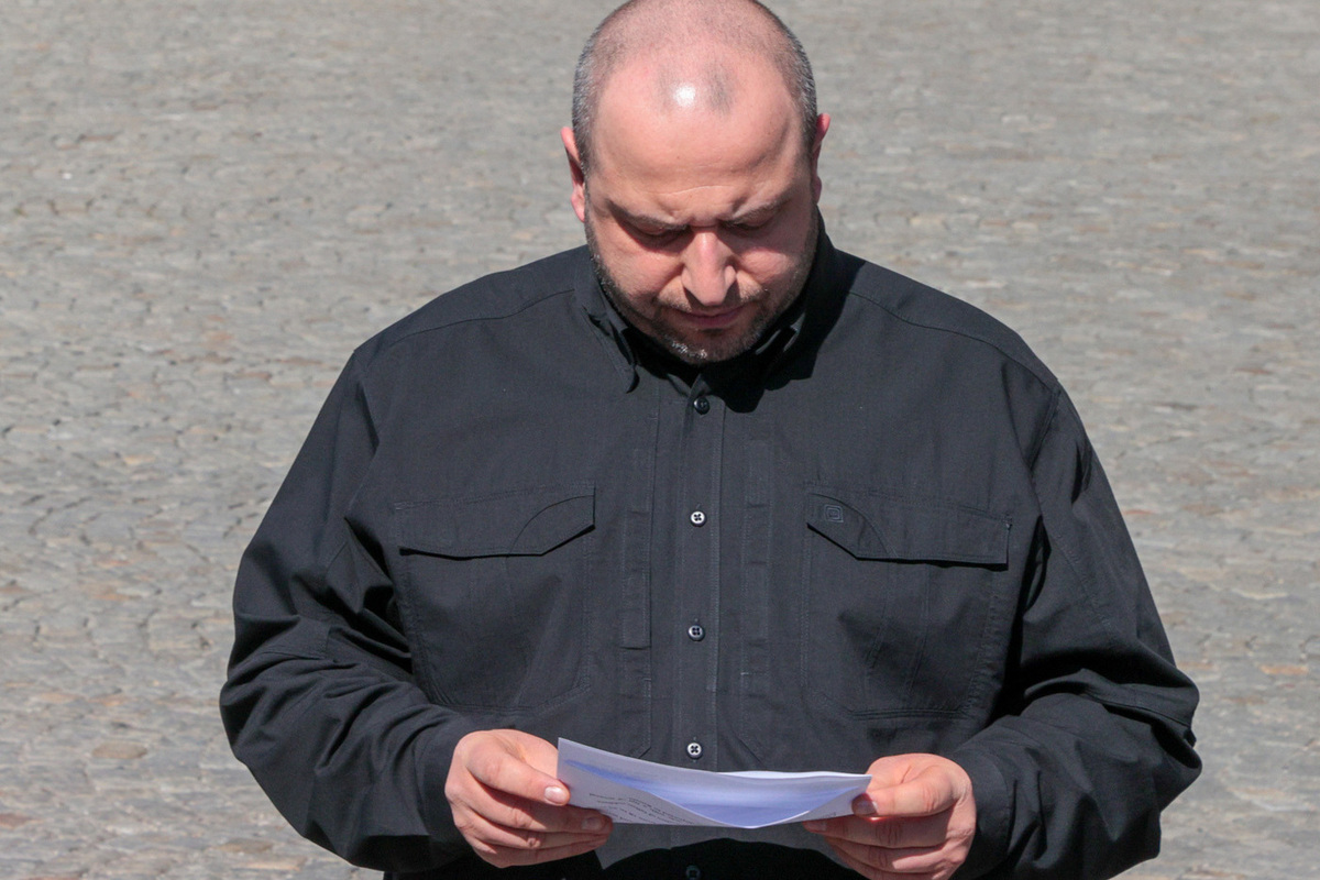 «Сдает шайку-лейку»: Умеров в США идет на сделку со следствием против Зеленского