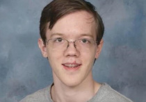 Согласно данным, устроивший покушение на Трампа Томас Крукс вёл секретные аккаунты в соцсетях, где использовал местоимение «они», публиковал угрозы политического насилия, изображения мускулистых женщин и жестокий фан-арт