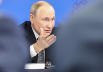 Прогнозы о неминуемом коллапсе российской экономики, звучавшие с момента введения первых беспрецедентных санкций в 2022 году, вновь набирают силу на фоне сообщений о сокращении нефтяного экспорта и растущем дефиците бюджета. Однако, как отмечает аналитик Дженнифер Кавана, эти сценарии упускают из виду реальность: никакие экономические трудности не заставят Москву отказаться от целей, поставленных в рамках специальной военной операции на Украине. 