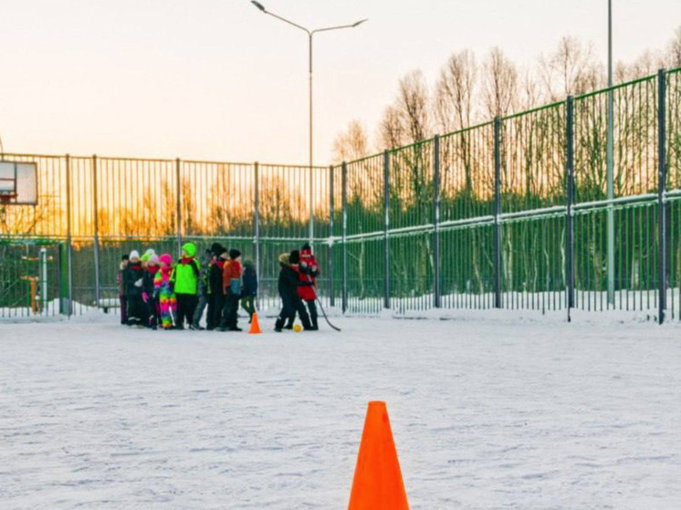 Дети из школы № 3 устроили веселые эстафеты на обновленной площадке