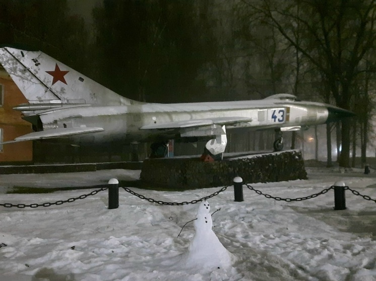 В Андреаполе слепили первых снеговиков