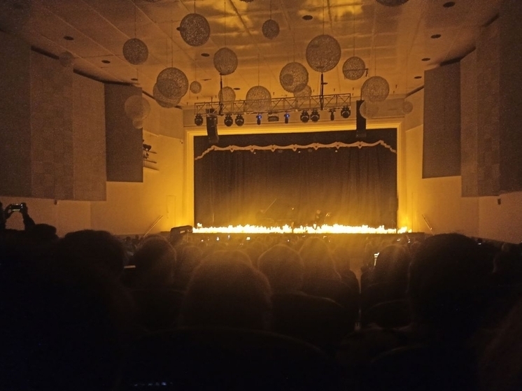 Вадим Азарх показал псковичам «Джазовый Tribute под звездами»