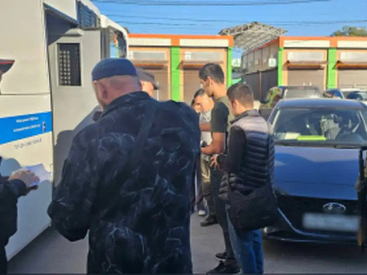 В Самарской области мигрантам запретят работать таксистами и уборщиками