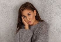 Выступающая в одиночном и парном разрядах российская теннисистка Камилла Рахимова поделилась фотографиями с отдыха. 24-летняя спортсменка порадовала поклонников пляжным контентом.