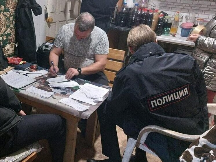 В Адлерском районе Сочи правоохранители изъяли более 500 литров "подпольного" алкоголя