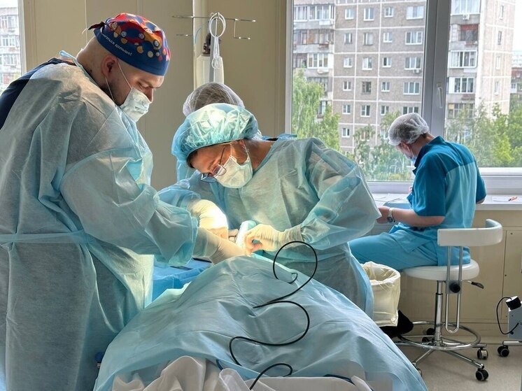 Свердловские врачи помогли юноше с челюстно-лицевой патологией