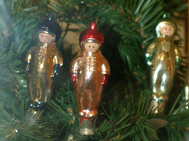 Началось самое темное время года и вместе с ним — сезон покупки новогодних украшений