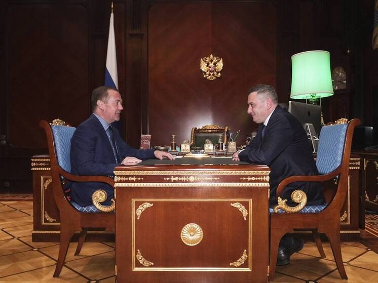 Хинштейн и Медведев обсудили развитие Курской области