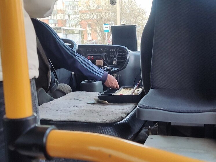 В Барнауле водитель маршрутки назвал пассажиров без налички «тварями»