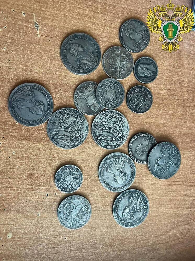 Омского коллекционера монет мошенники обманули почти на 400 тысяч