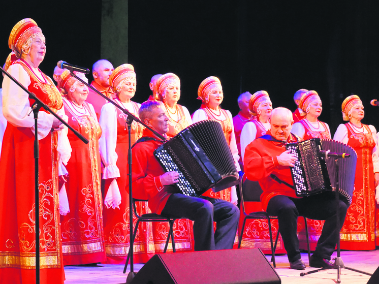 Тюменский народный хор русской песни отметил своё 65-летие