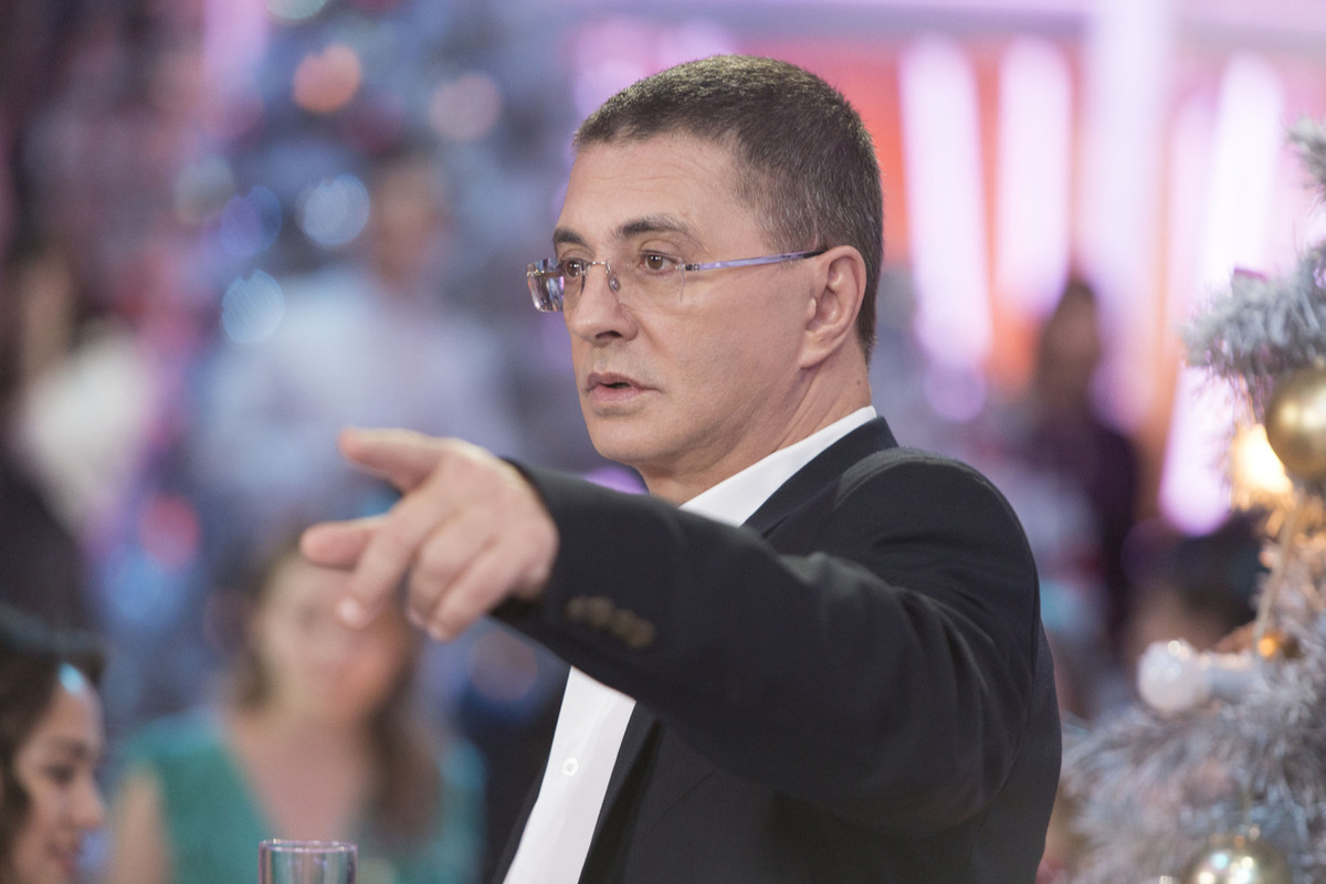 Доктор Мясников назвал кроверазжижающие «одними из самых опасных таблеток»