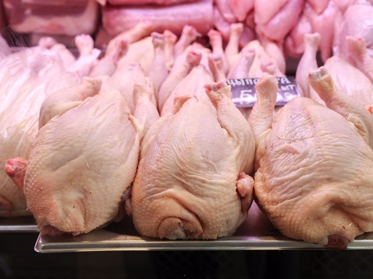Эксперт Панченко: цены на курицу в преддверии Нового года могут вырасти почти на 50%