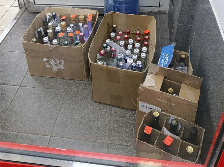 Почти 1000 бутылок контрафактного алкоголя нашли в магазинах региона