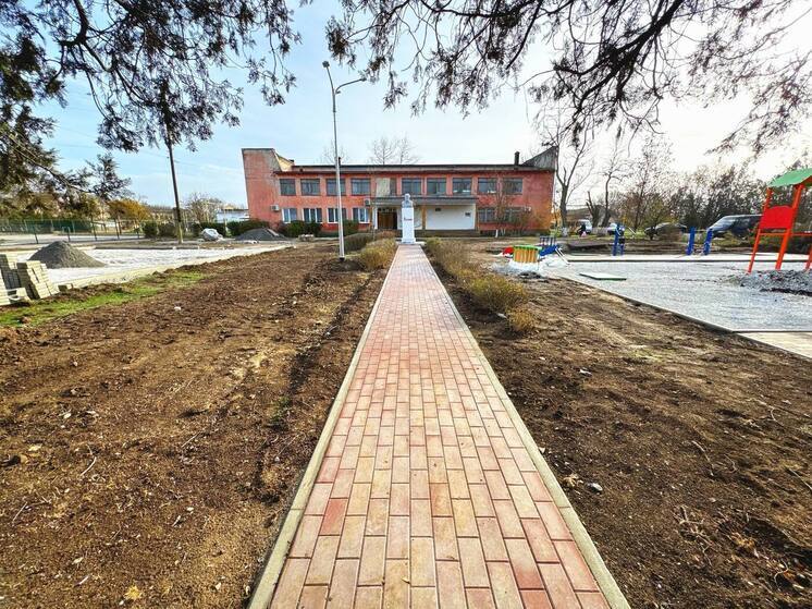 В селе Далекое создают новое общественное пространство у Дома культуры