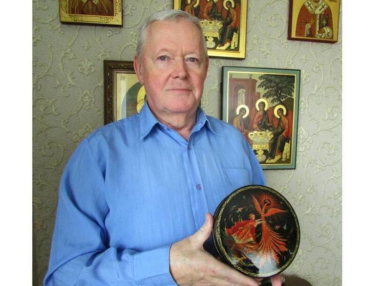 Путин присвоил звание Заслуженного художника РФ мастеру из Холуя