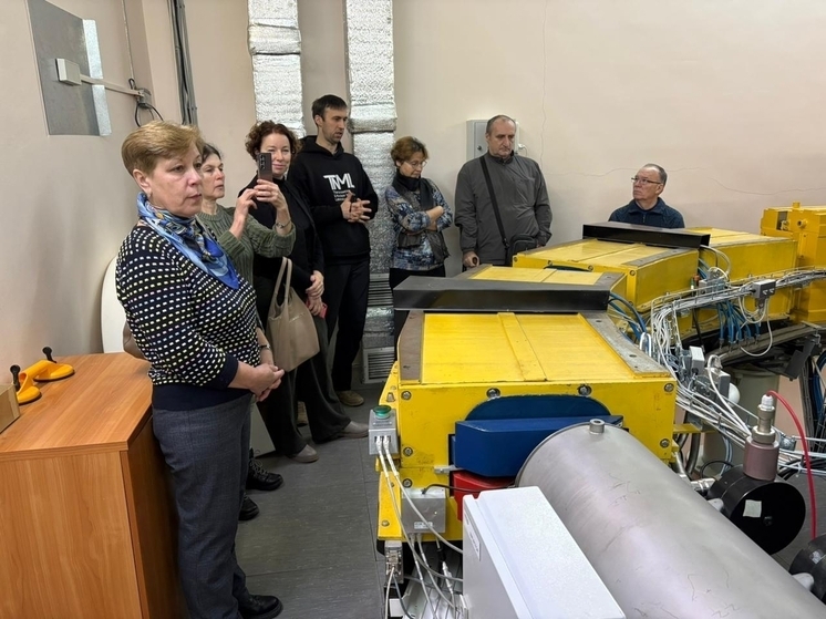 Учителям Серпухова представили установку для протонно-лучевой терапии