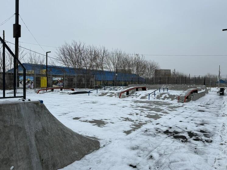 В Бийске на период холодов закрыли скейт-парк