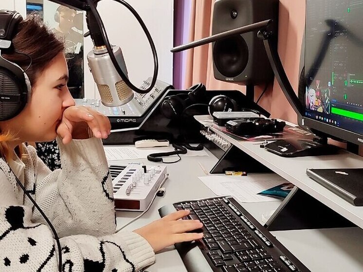 Для юных старооскольцев проводят уроки звукорежиссуры в Школе креативных индустрий