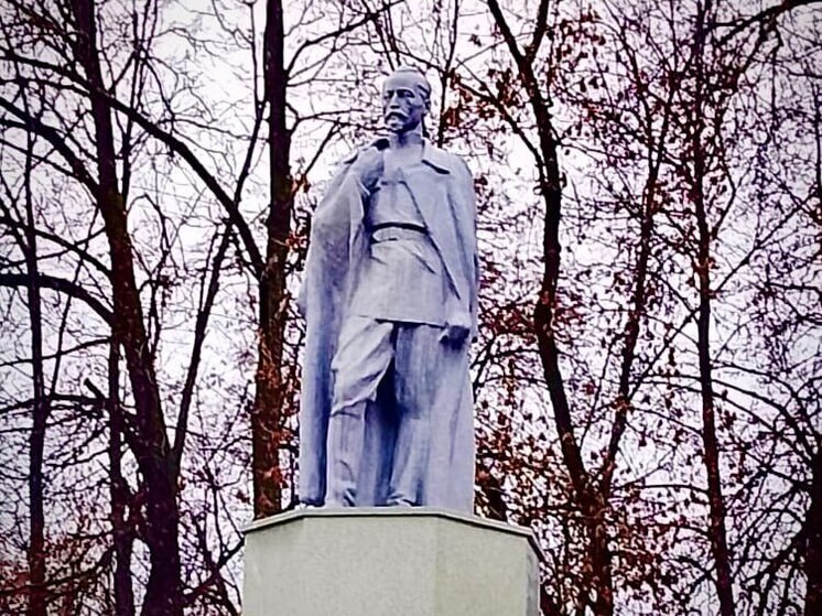 В Балахне открыли отреставрированный памятник Дзержинскому