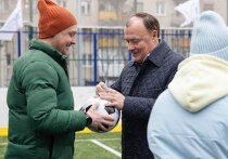 В Железнодорожном районе Екатеринбурга открыли после тотальной реконструкции спортивную площадку