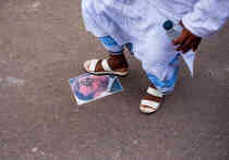 Во Франции назревает глубокий социокультурный перелом, связанный с изменением религиозных настроений внутри мусульманской общины, особенно среди молодежи. Последнее исследование института Ifop, результаты которого публикует Le Figaro (статью перевели ИноСМИ), свидетельствует о значительном росте симпатий к радикальным течениям ислама и снижении доверия к светским нормам французского общества. 