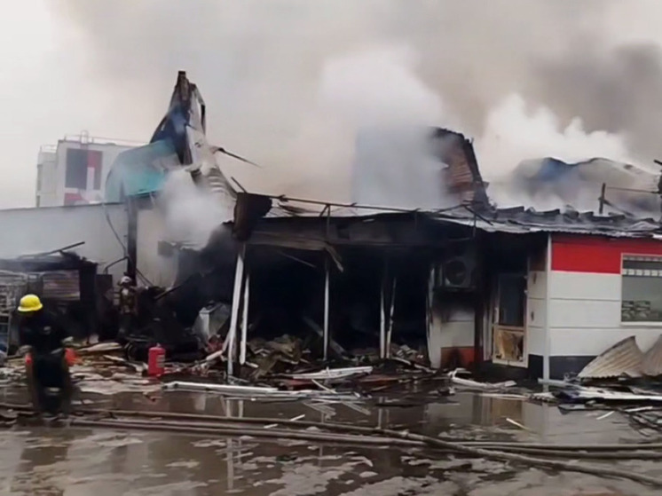 В Сургуте произошёл мощный взрыв в непосредственной близости от супермаркета