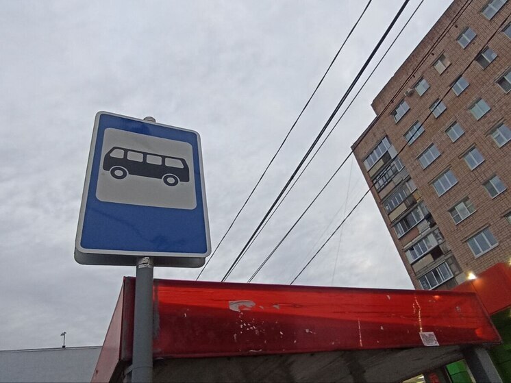 Петербуржец ударил несовершеннолетнего бутылкой по лицу на автобусной остановке