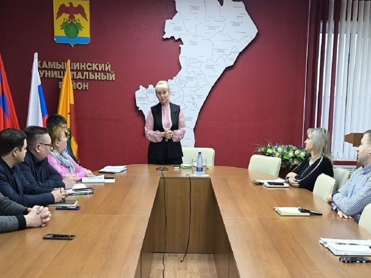 Елена Береговая приступила к работе в должности главы Камышинского района