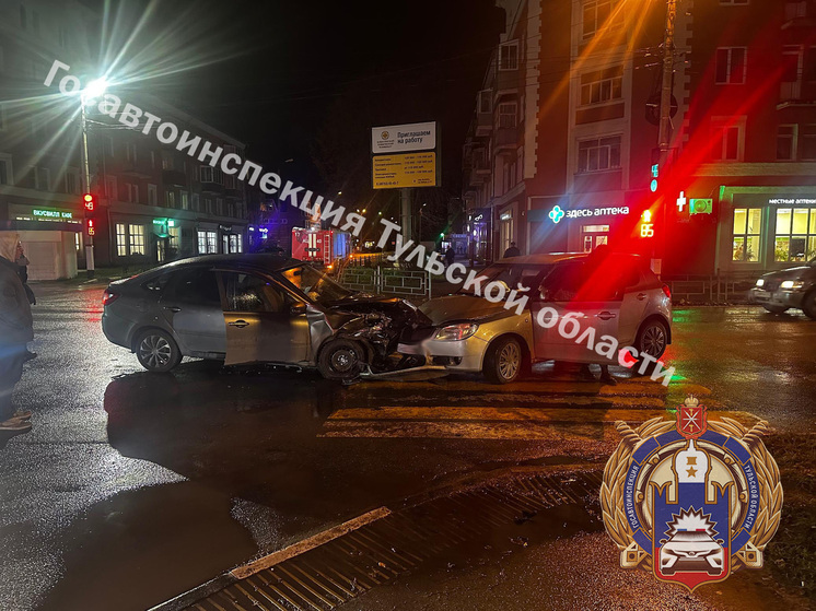 В Алексине пенсионерка пострадала после столкновения Skoda и Lada