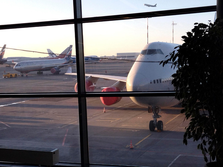 Посол Дарчиев: США отказались обсуждать возобновление авиасообщения с Россией